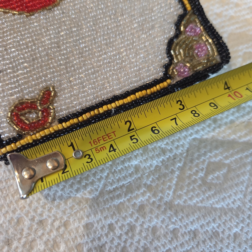 Beaded Queen of Hearts and Crown Clutch Or Wristlet - Picture 8 of 9